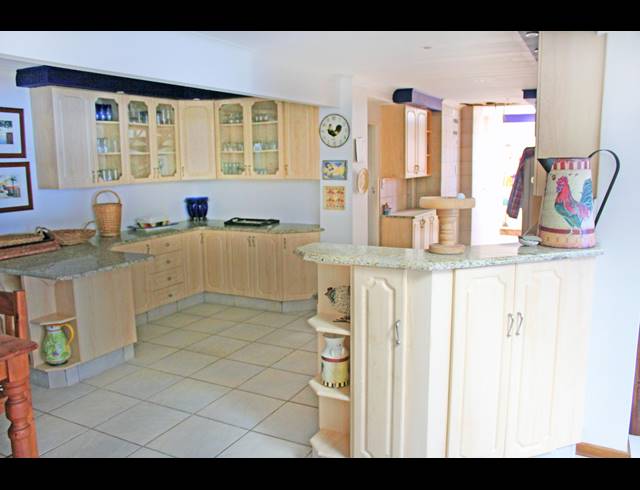 8 BEDROOM HOUSE FOR SALE IN DANA BAY